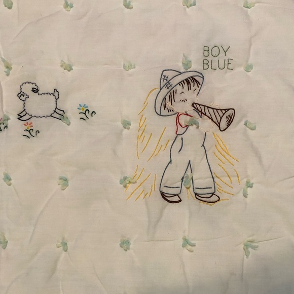 Beautiful Handmade Embroidered Nursery Rhyme Baby Blanket / Quilt. - Picture 5 of 13